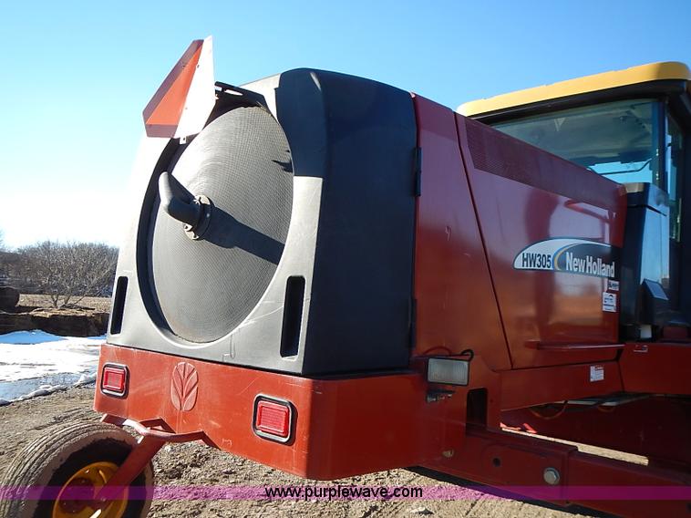 image for item I9407 2005 New Holland HW305 self-propelled windrower