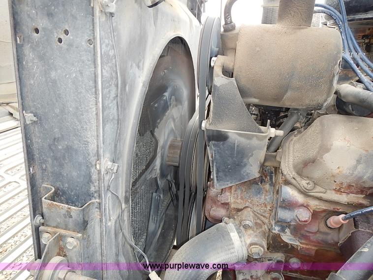 image for item I9425 1976 International Loadstar 1700 grain truck