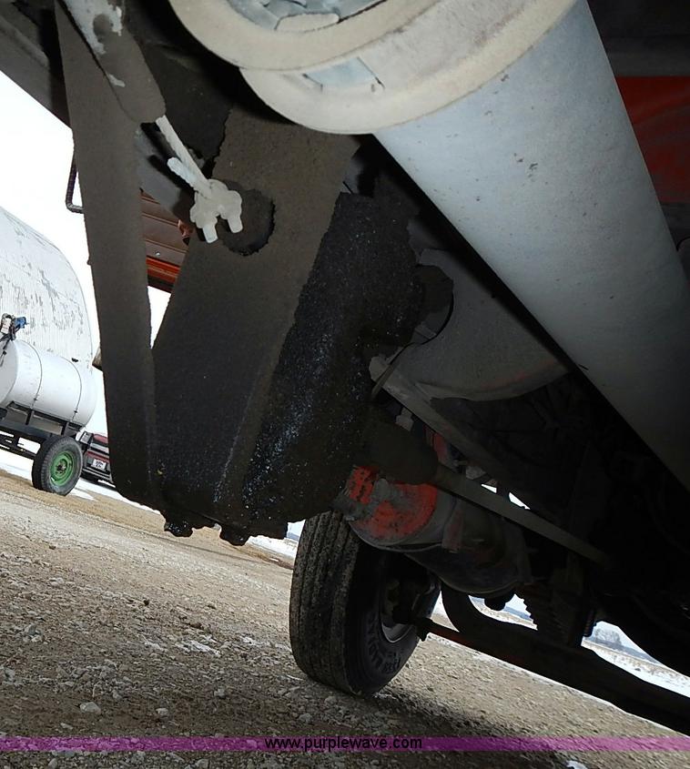 image for item I9425 1976 International Loadstar 1700 grain truck