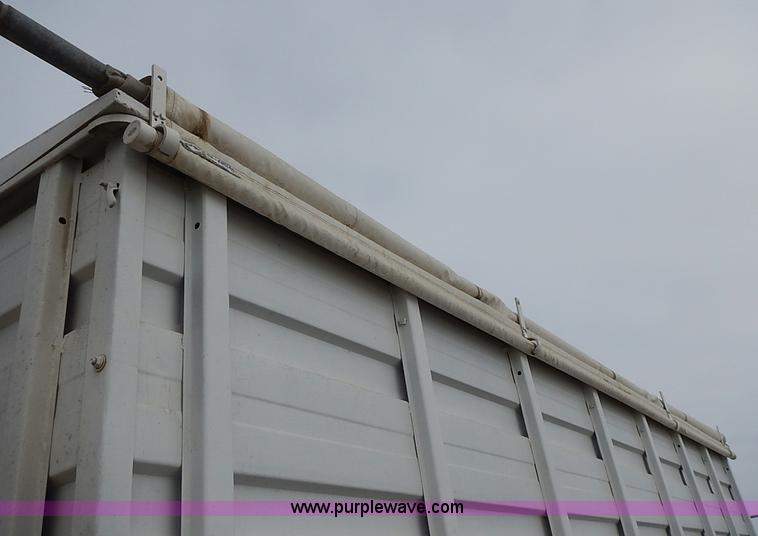 image for item I9425 1976 International Loadstar 1700 grain truck