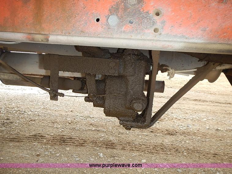 image for item I9425 1976 International Loadstar 1700 grain truck