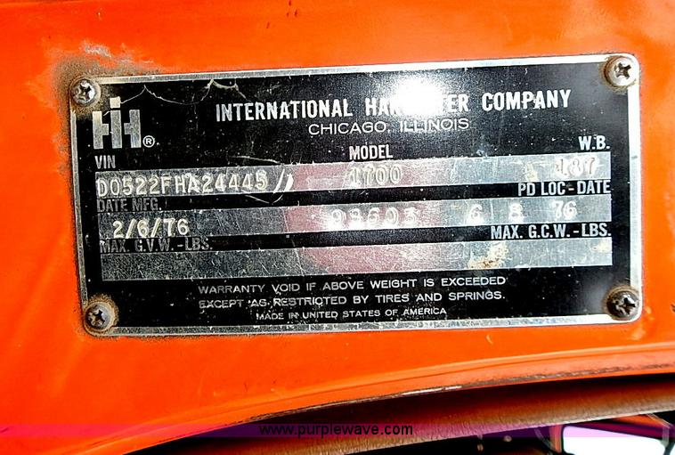 image for item I9425 1976 International Loadstar 1700 grain truck