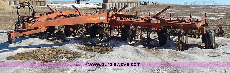 image for item I9426 1989 Sunflower 3660-30 30' V-blade cultivator