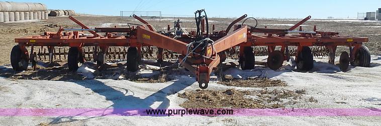image for item I9426 1989 Sunflower 3660-30 30' V-blade cultivator
