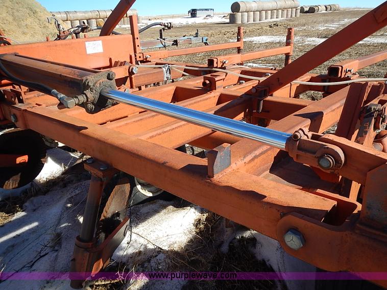 image for item I9426 1989 Sunflower 3660-30 30' V-blade cultivator