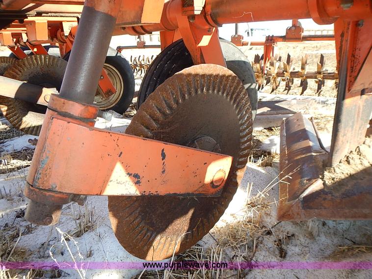 image for item I9426 1989 Sunflower 3660-30 30' V-blade cultivator