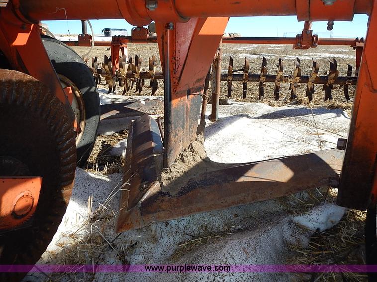 image for item I9426 1989 Sunflower 3660-30 30' V-blade cultivator