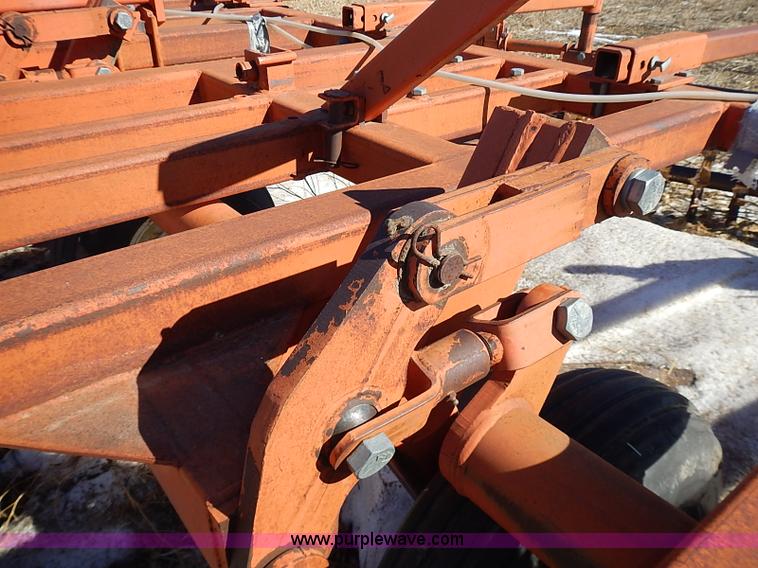 image for item I9426 1989 Sunflower 3660-30 30' V-blade cultivator