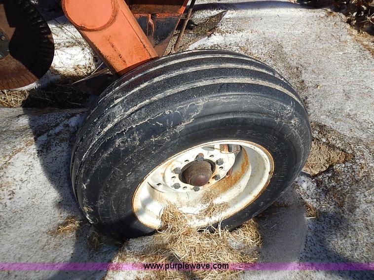 image for item I9426 1989 Sunflower 3660-30 30' V-blade cultivator