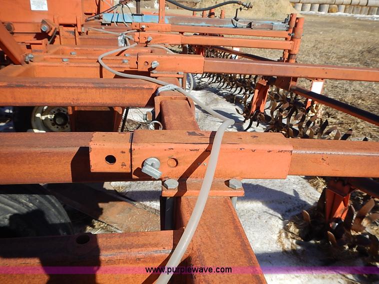 image for item I9426 1989 Sunflower 3660-30 30' V-blade cultivator