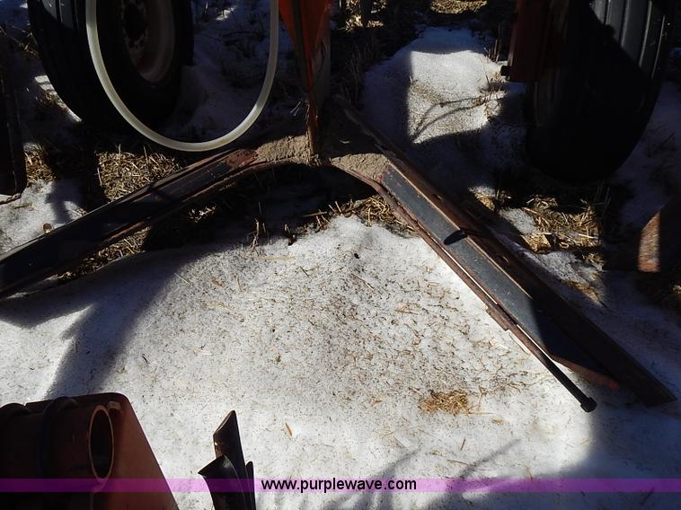 image for item I9426 1989 Sunflower 3660-30 30' V-blade cultivator