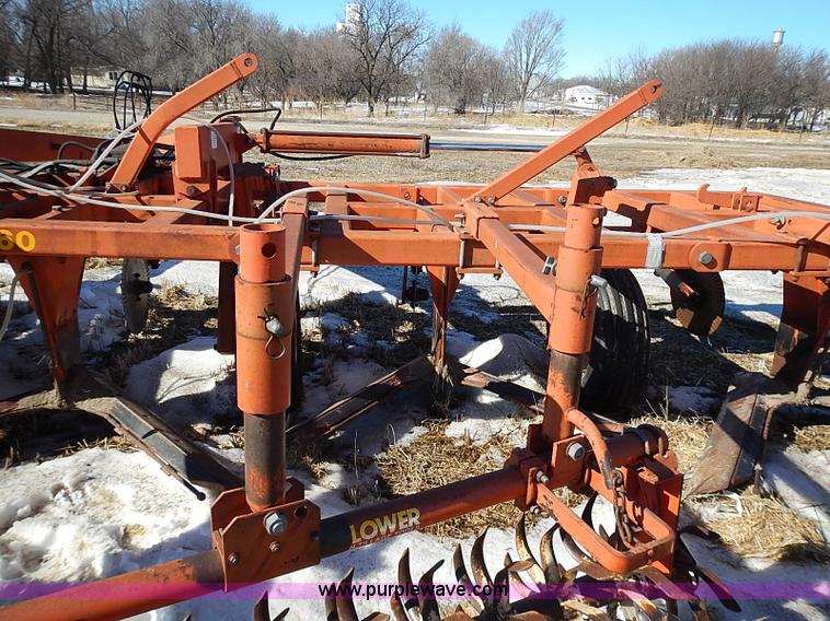 image for item I9426 1989 Sunflower 3660-30 30' V-blade cultivator