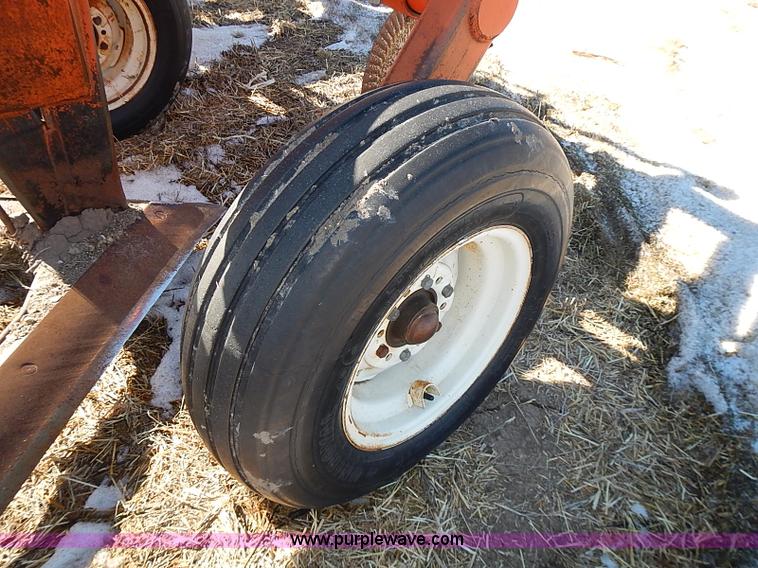 image for item I9426 1989 Sunflower 3660-30 30' V-blade cultivator