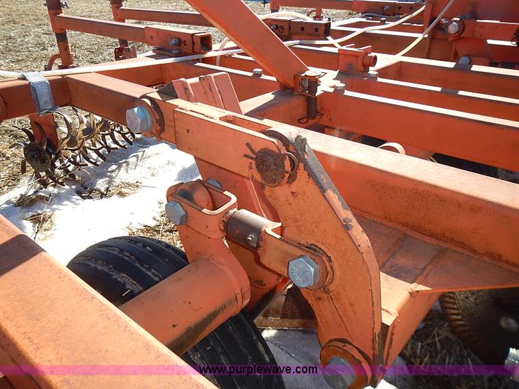 image for item I9426 1989 Sunflower 3660-30 30' V-blade cultivator