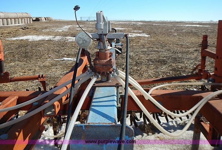 image for item I9426 1989 Sunflower 3660-30 30' V-blade cultivator