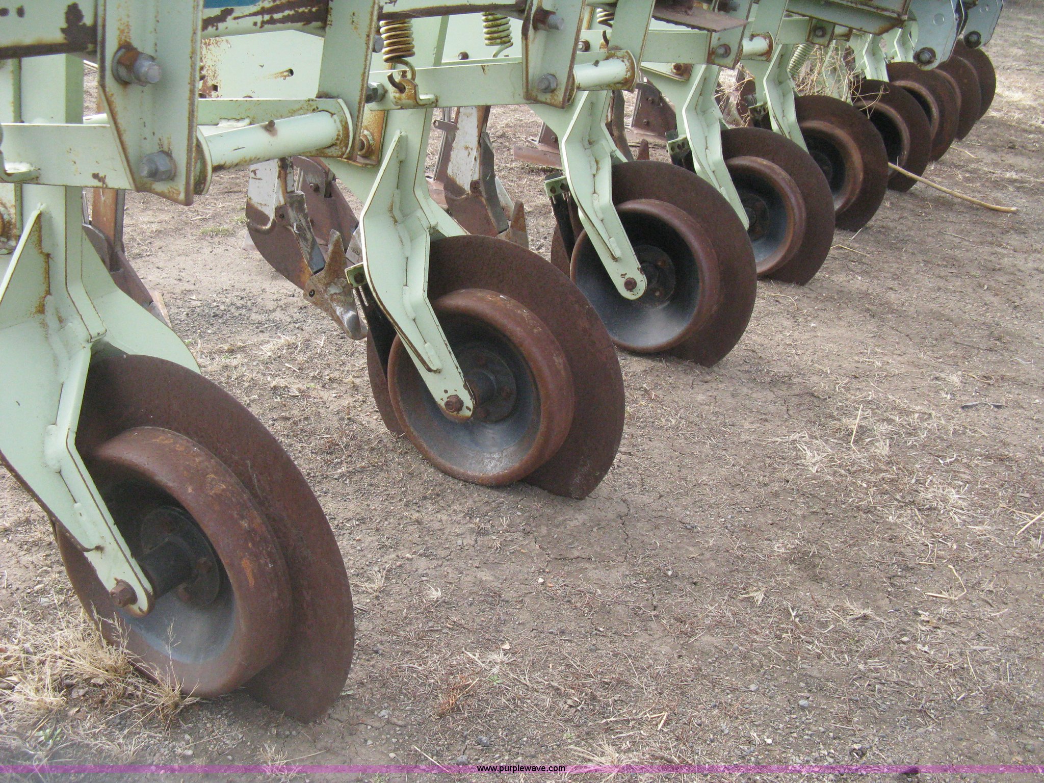 Orthman 600930 cultivator in Kinsley, KS Item I5658 sold Purple Wave