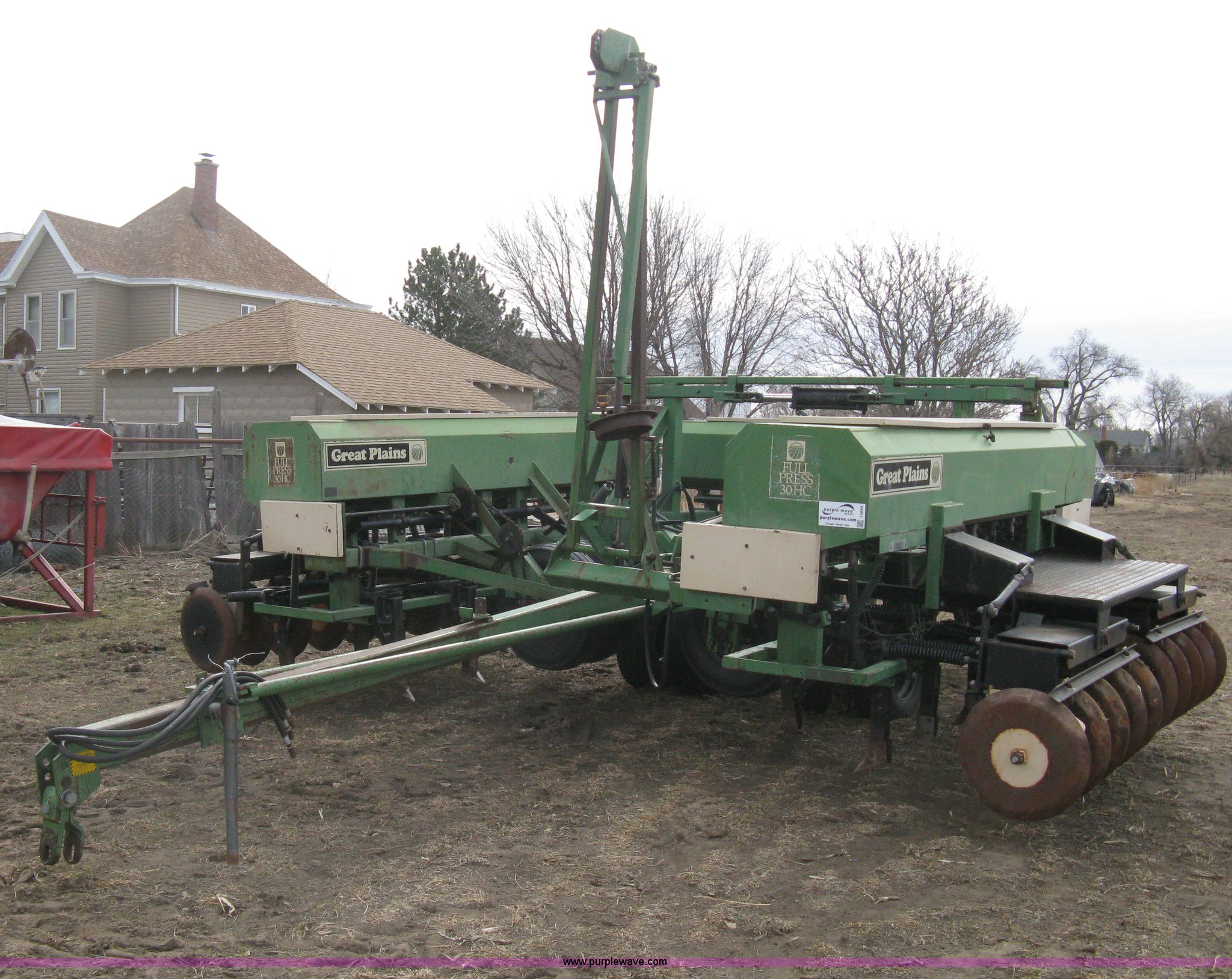 Great Plains 30 HC Full Press folding hoe drill in Lewis, KS Item I5684 sold Purple Wave