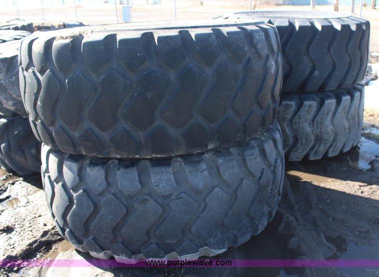 image for item AZ9995 (4) 26.5R25 tires