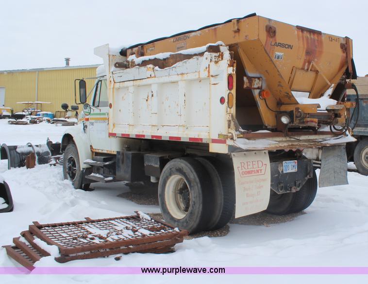 image for item H1296 1992 International 4700 dump truck