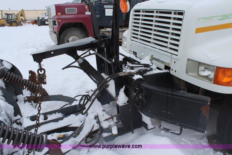 image for item H1296 1992 International 4700 dump truck