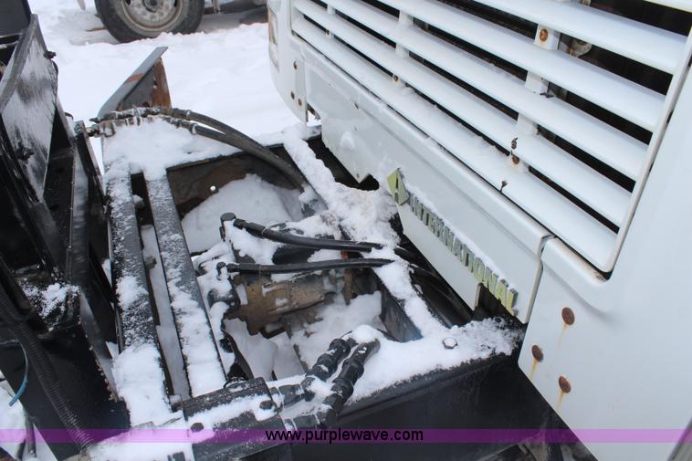 image for item H1296 1992 International 4700 dump truck