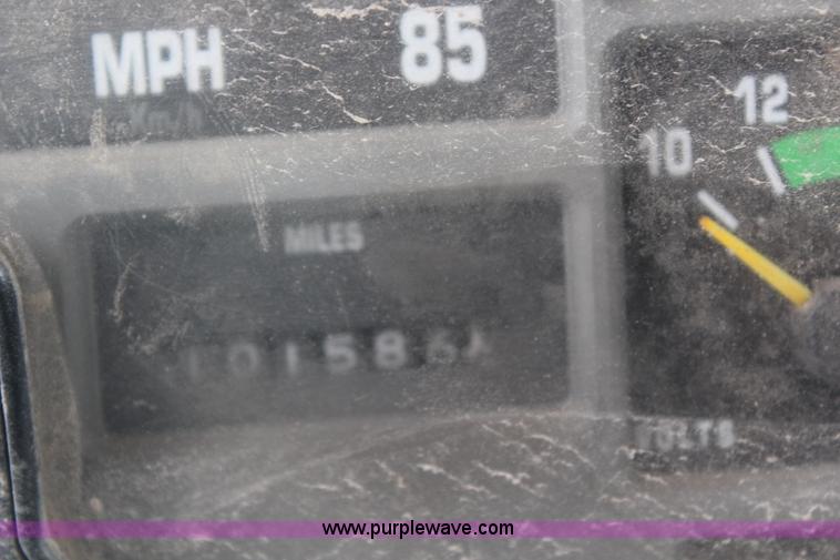 image for item H1296 1992 International 4700 dump truck