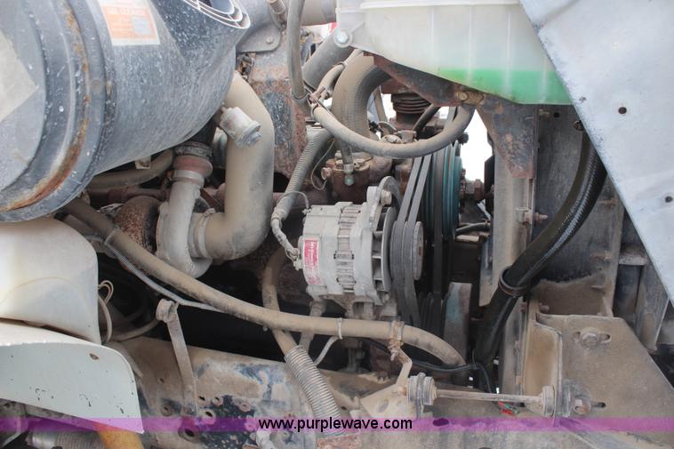 image for item H1296 1992 International 4700 dump truck