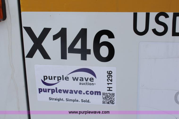 image for item H1296 1992 International 4700 dump truck