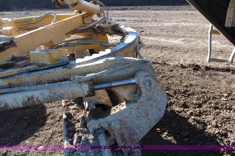 image for item H1297 1983 Caterpillar 14G articulated motor grader