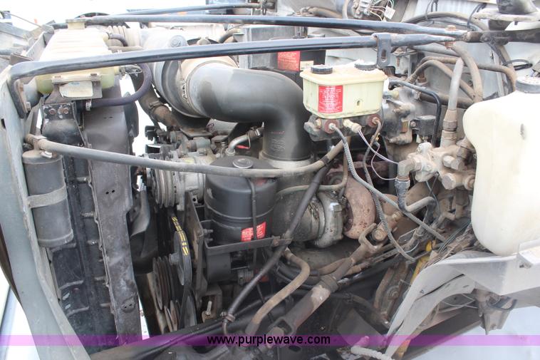 image for item H1303 1990 Ford F700 truck cab and chassis