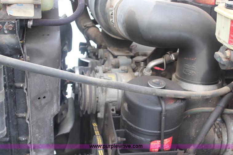 image for item H1303 1990 Ford F700 truck cab and chassis