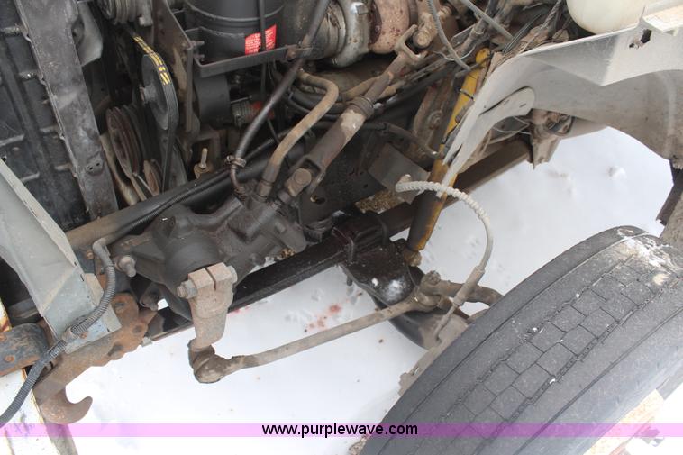 image for item H1303 1990 Ford F700 truck cab and chassis