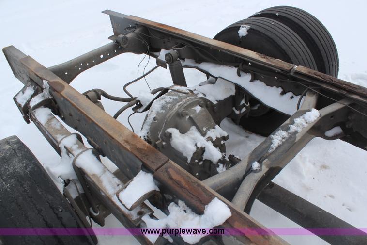 image for item H1303 1990 Ford F700 truck cab and chassis