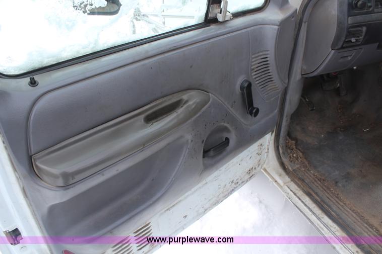 image for item H1304 1994 Ford F350 XL flatbed pickup truck