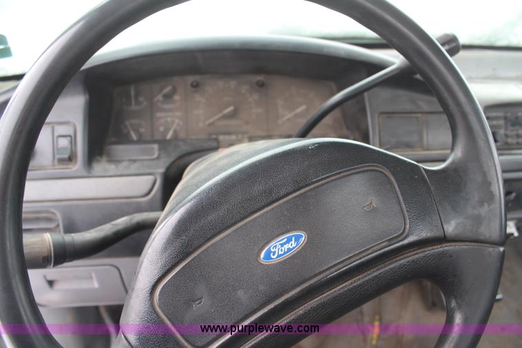 image for item H1304 1994 Ford F350 XL flatbed pickup truck