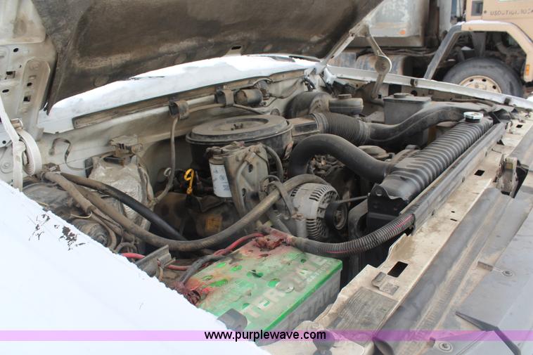 image for item H1304 1994 Ford F350 XL flatbed pickup truck