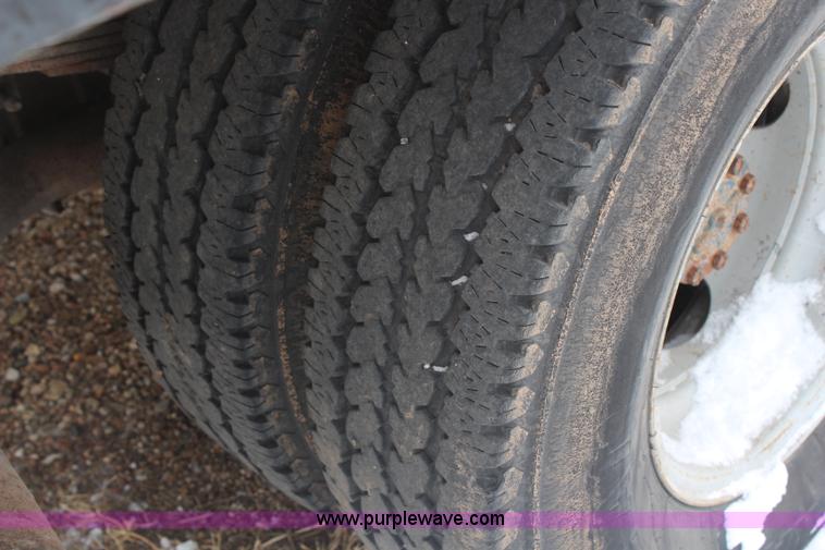 image for item H1304 1994 Ford F350 XL flatbed pickup truck