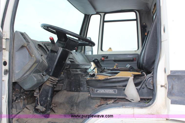 image for item H1305 1990 Ford CF8000 Cargo water tuck