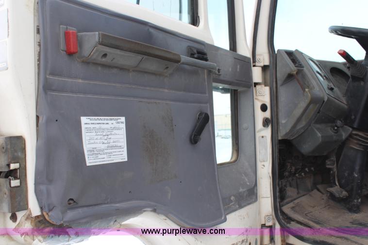 image for item H1305 1990 Ford CF8000 Cargo water tuck