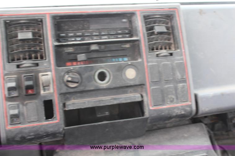 image for item H1305 1990 Ford CF8000 Cargo water tuck
