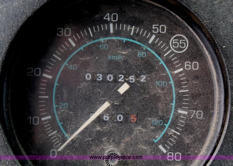 image for item H1305 1990 Ford CF8000 Cargo water tuck