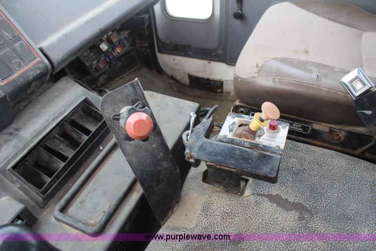 image for item H1305 1990 Ford CF8000 Cargo water tuck