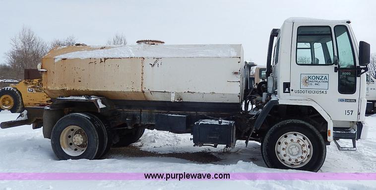 image for item H1306 1990 Ford CF8000 Cargo water tuck