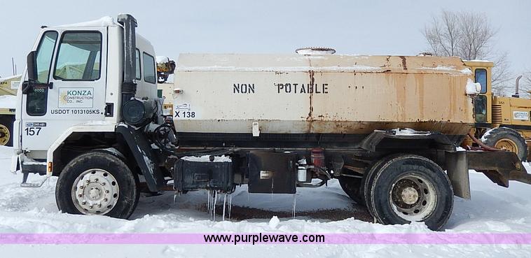 image for item H1306 1990 Ford CF8000 Cargo water tuck