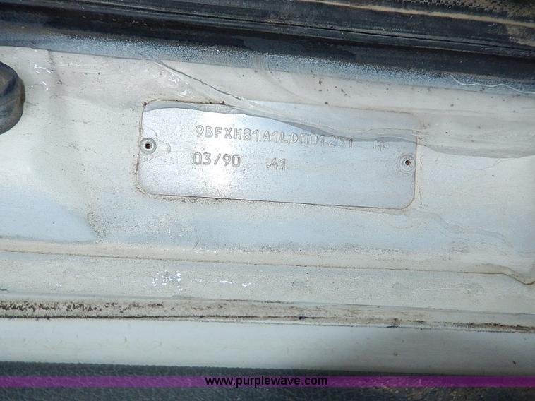 image for item H1306 1990 Ford CF8000 Cargo water tuck