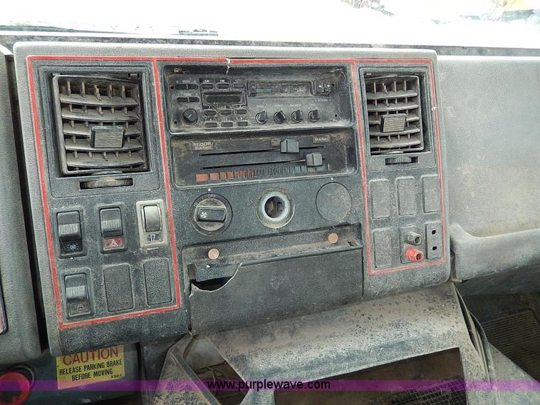 image for item H1306 1990 Ford CF8000 Cargo water tuck