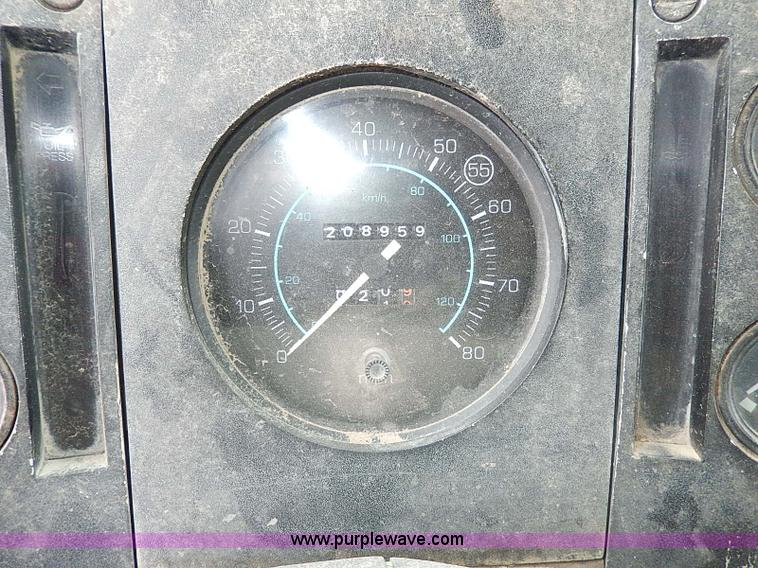 image for item H1306 1990 Ford CF8000 Cargo water tuck