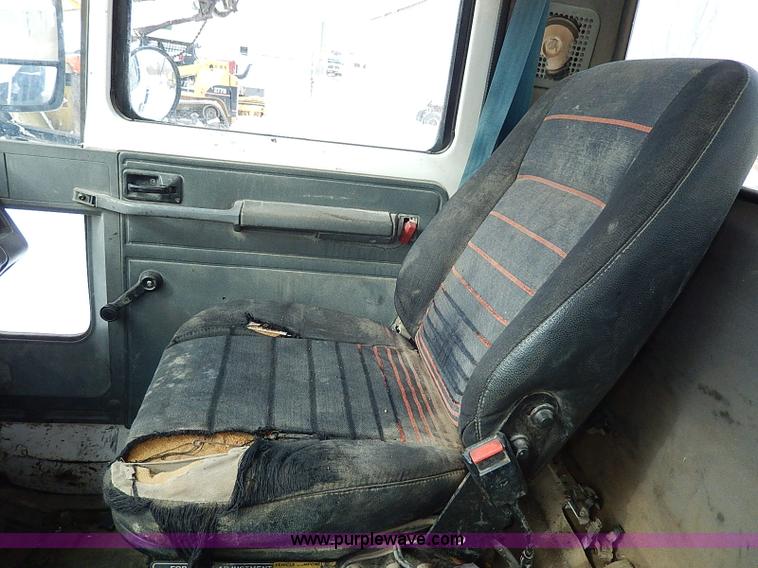 image for item H1306 1990 Ford CF8000 Cargo water tuck