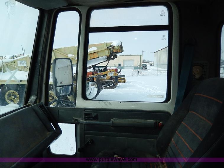 image for item H1306 1990 Ford CF8000 Cargo water tuck