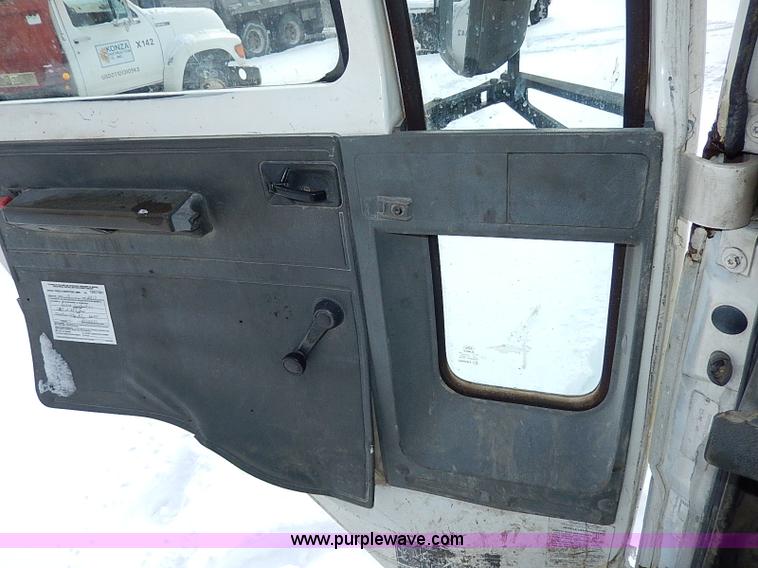 image for item H1306 1990 Ford CF8000 Cargo water tuck